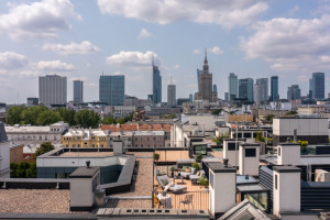 Penthouse z tarasem na dachu warszawskiej kamienicy. Widok zapiera dech w piersiach!