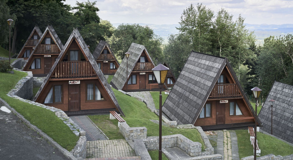 Niezwykła architektura ośrodków wczasowych i kurortów w Polsce. Teraz do zobaczenia w jednym miejscu