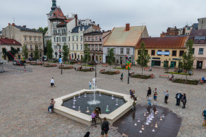 Plac Wojska Polskiego w Bielsku-Białej otwarty po modernizacji. Tak wygląda teraz!