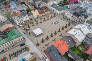 Plac Wojska Polskiego w Bielsku-Białej otwarty po modernizacji. Tak wygląda teraz!