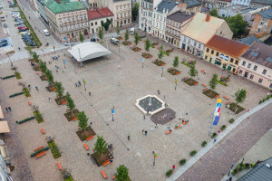 Plac Wojska Polskiego w Bielsku-Białej otwarty po modernizacji. Tak wygląda teraz!