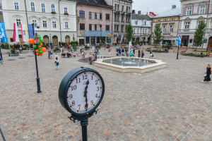 Plac Wojska Polskiego w Bielsku-Białej otwarty po modernizacji. Tak wygląda teraz!