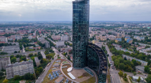 Fala zmian w wieżowcu Sky Tower we Wrocławiu