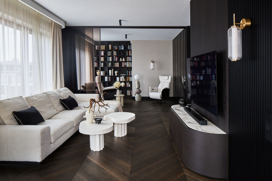 Mocna strona kobiecości. Siła kontrastów w apartamencie kobiety biznesu