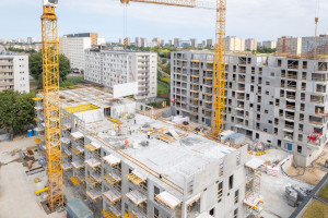 Przy poznańskiej Cytadeli rośnie osiedle PRS. Zaskakuje tam nie tylko... Biedronka
