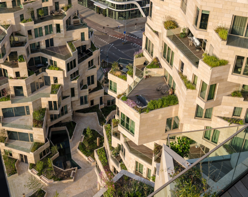 Zaprojektowany przez MVRDV drapacz chmur Valley w Amsterdamie zdobył nagrodę Emporis Skyscraper Award 2021, zostając uznanym najpiękniejszym drapaczem chmur na świecie. fot. Ossip van Duivenbode