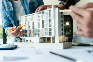 Kompleksowa modernizacja energetyczna budynków publicznych. Rozmawiamy z ekspertami