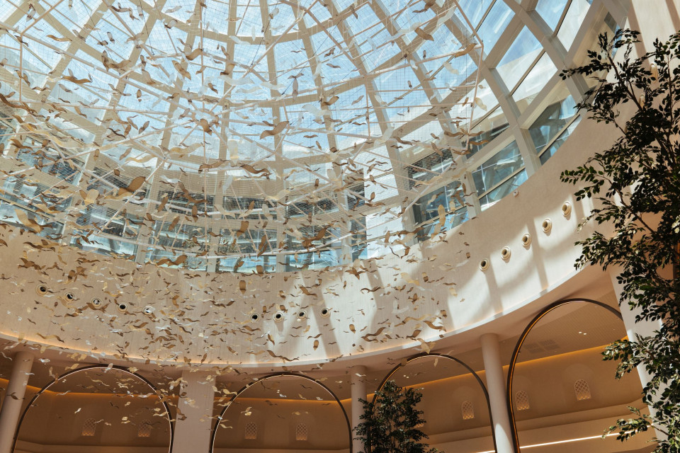 Instalacja autorstwa Edyty Barańskiej w największym centrum handlowym na świecie, Dubai Mall. Licencja: Materiały prasowe / Barańska Design / Artur Walczewski