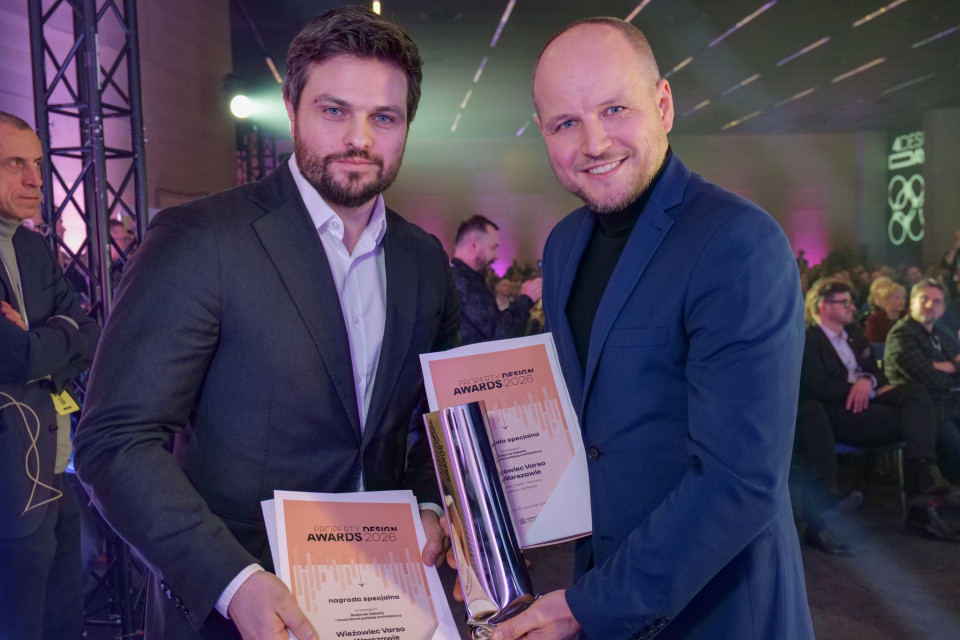 Nagrodę odebrali Cezary Błaszczyk, Managing Director, HB Reavis oraz Jędrzej Kolesiński, architekt, partner, Foster + Partners. Licencja: PTWP
